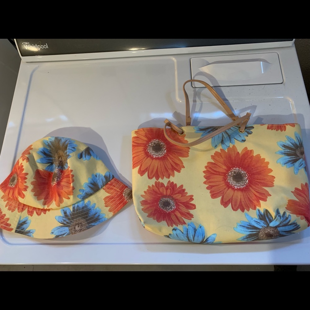 Lord & Taylor floral beach bag with leather trim and bucket hat set